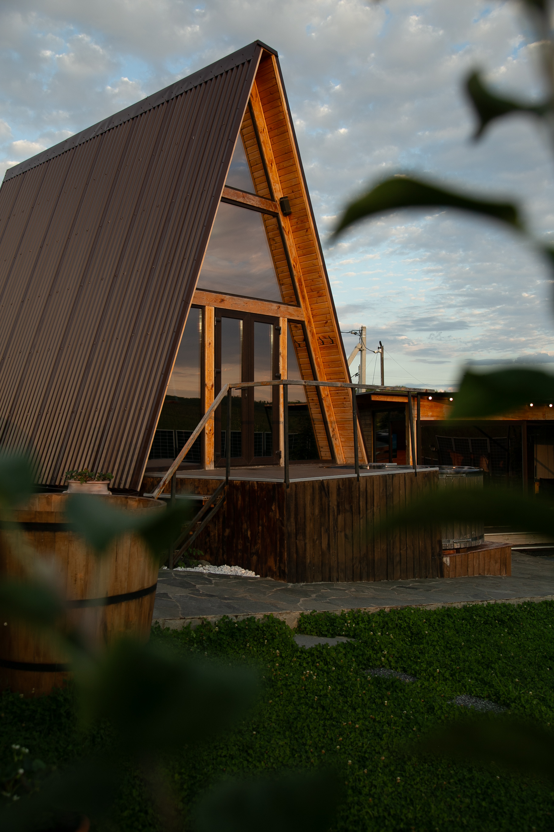 Cabana LittleToscana în lumina serii