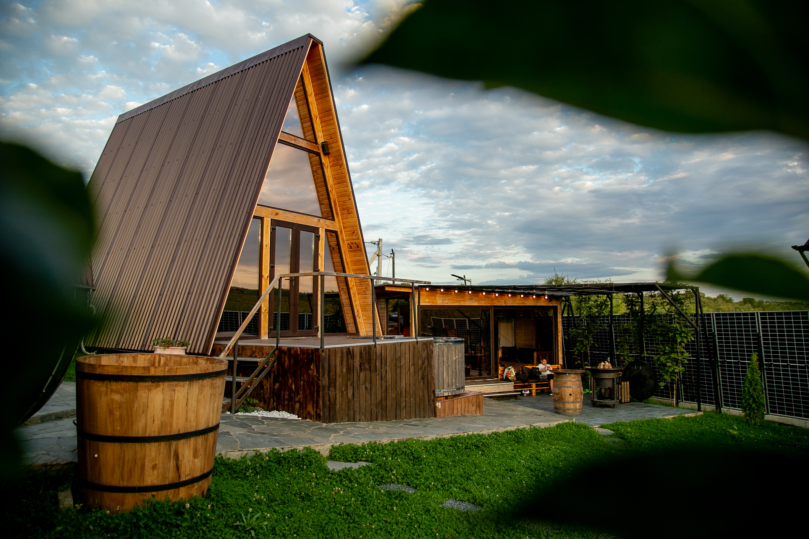 Cabana LittleToscana văzută din grădină